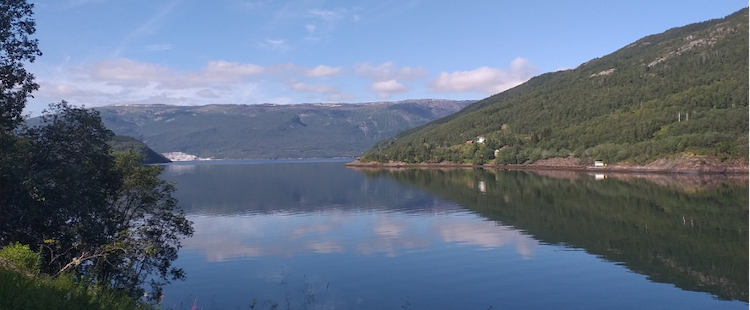 Fotografía de lago en Noruega